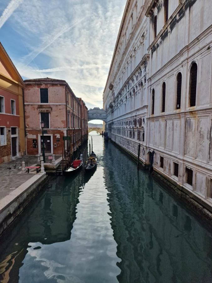 Appartamento Al Centro Di Venezia 6 Posti Letto Exterior foto